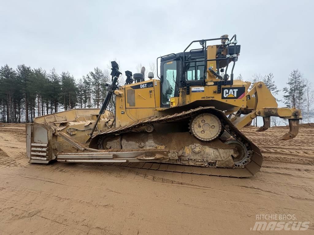 CAT D 6 T LGP بلدوزرات مجنزرة