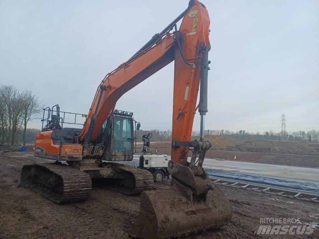 Doosan DX 225 LC-5 حفارات زحافة