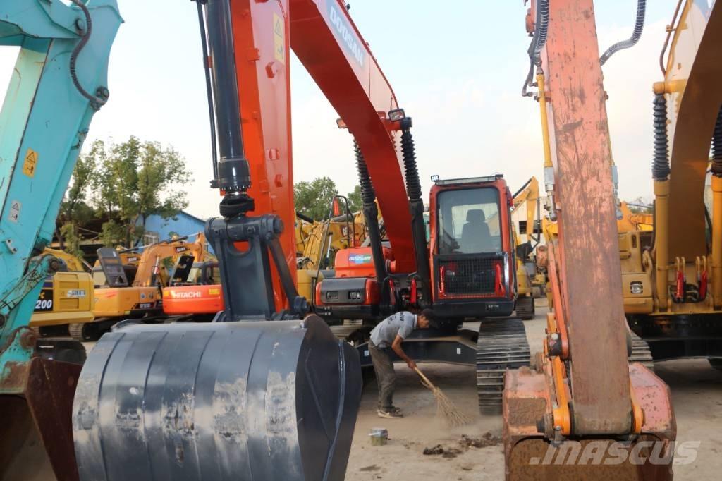 Doosan dx225 حفارات زحافة