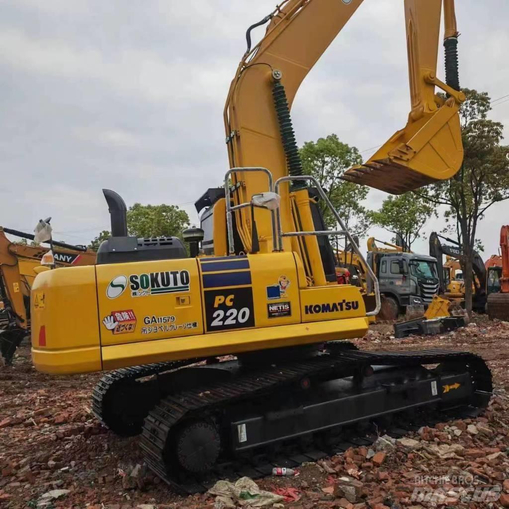 Komatsu pc220-8 حفارات زحافة
