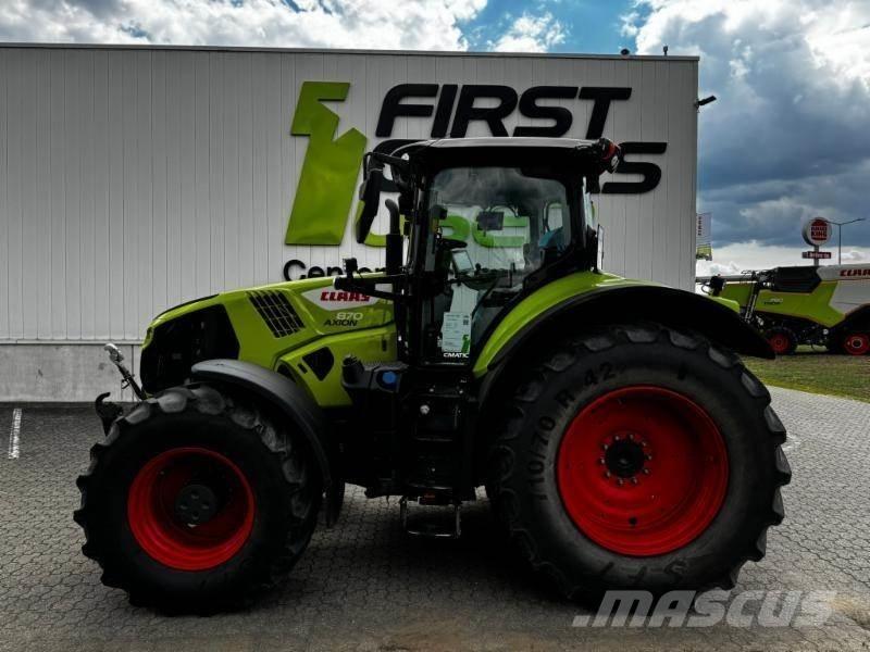 CLAAS AXION 870 الجرارات