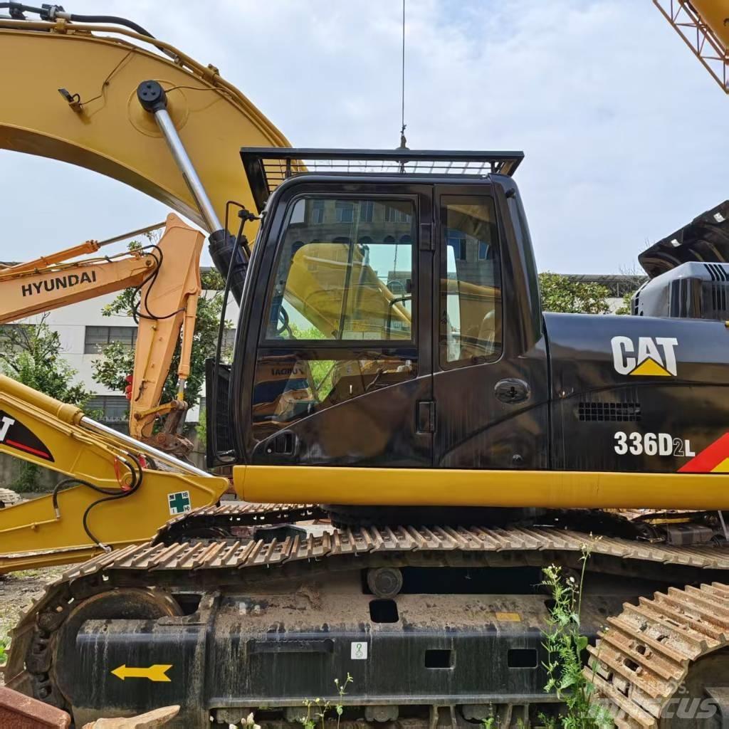 CAT 336 D حفارات زحافة
