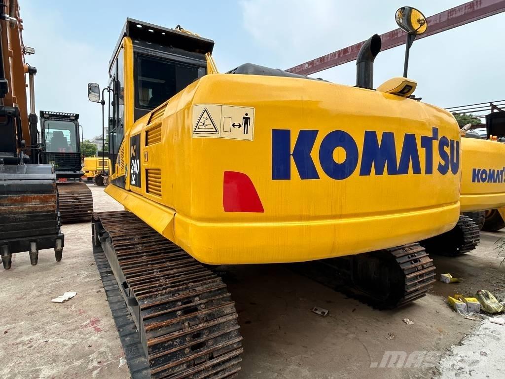 Komatsu PC 240 LC حفارات زحافة