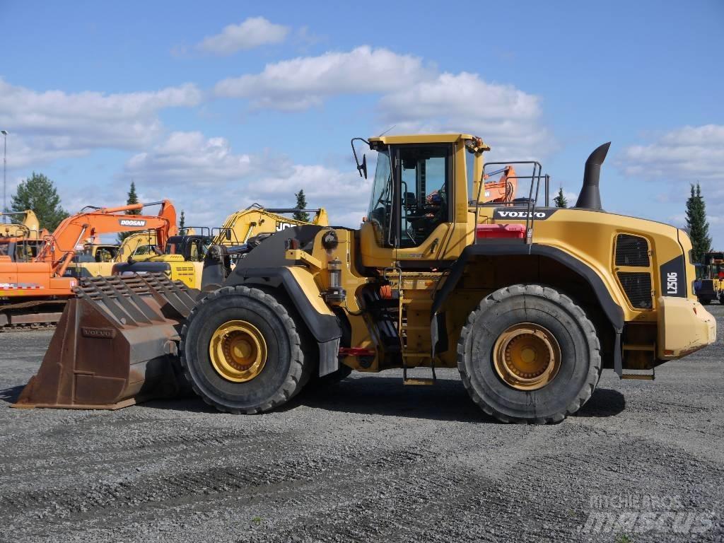 Volvo L 250 G لوادر بعجل
