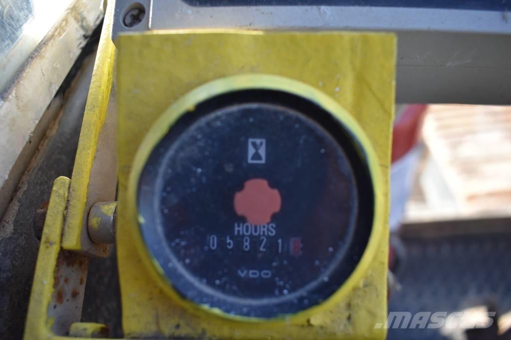 Hitachi KH 230-3 رافعات مجنزرة