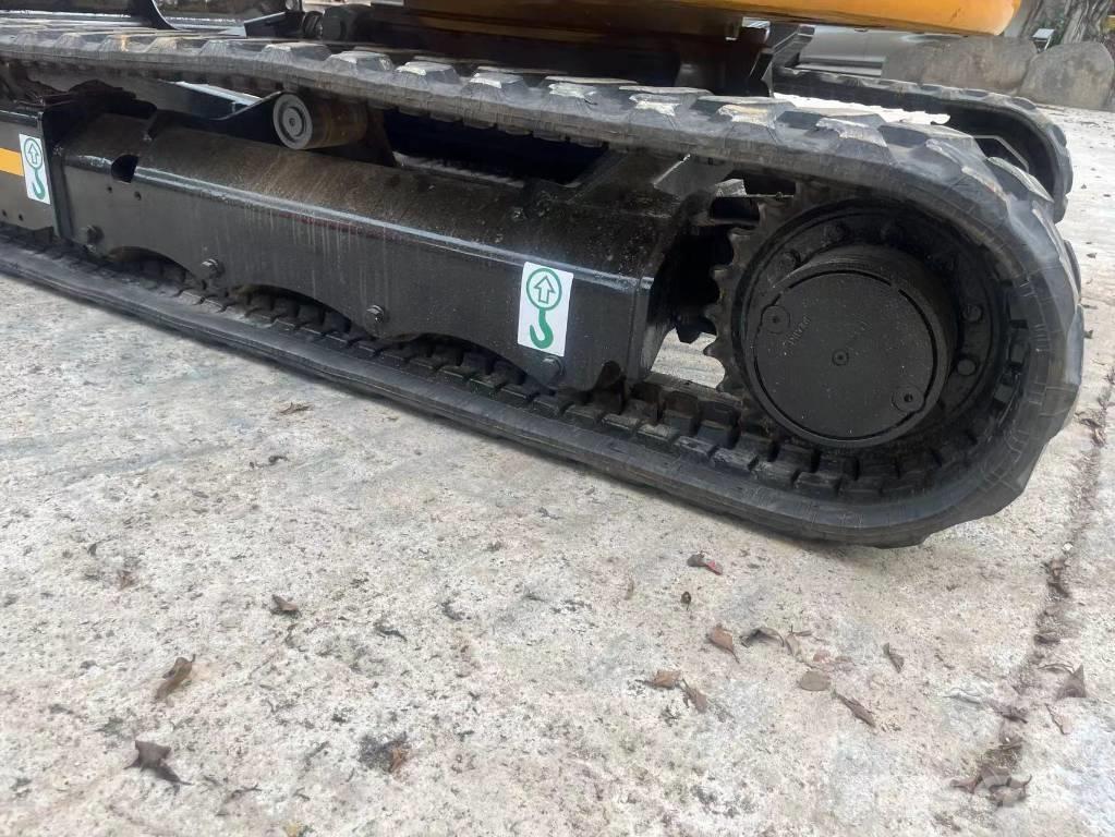 JCB 8035 حفارات زحافة