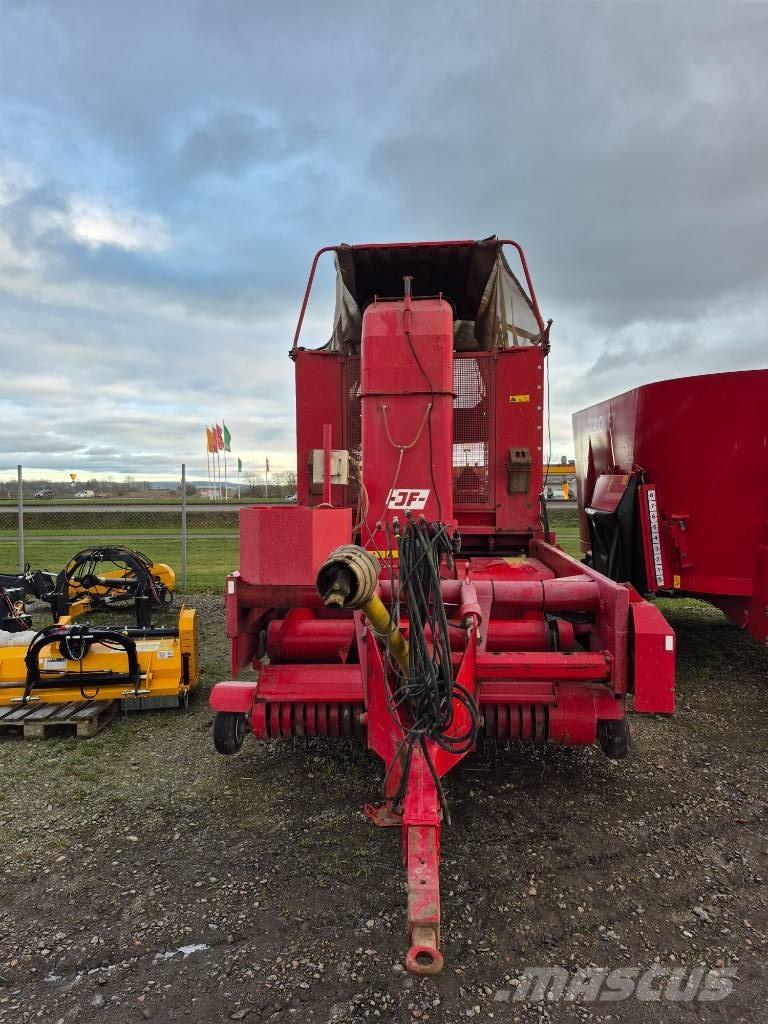 JF 3500 مقطورات ذاتية التحميل