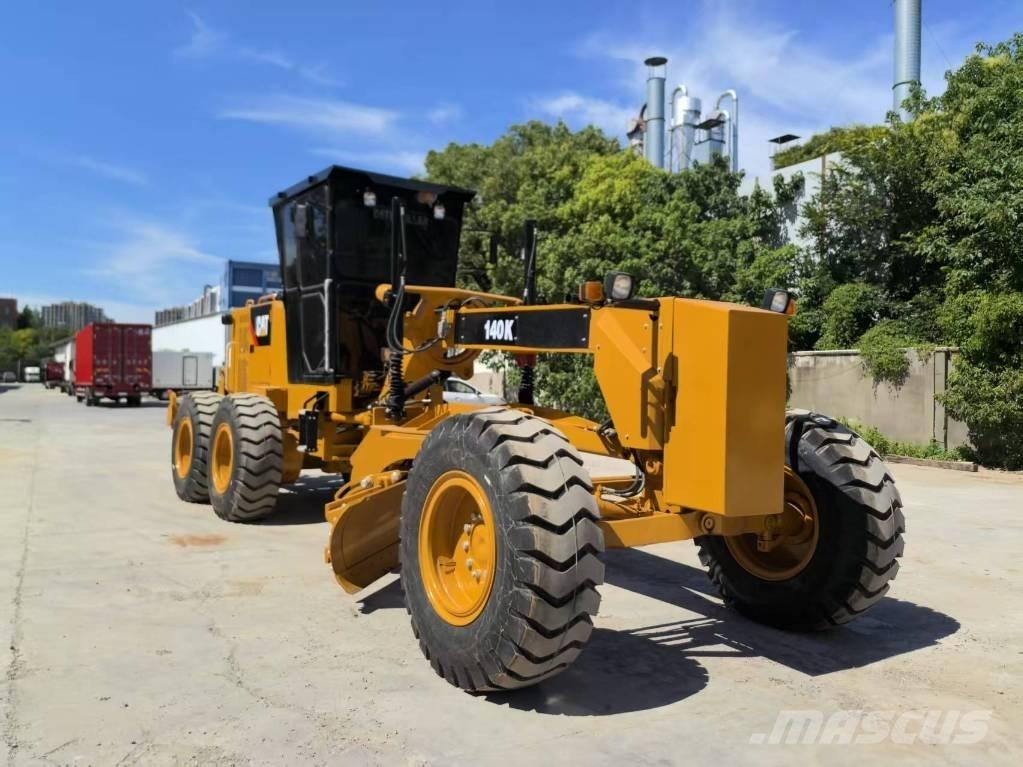 CAT 140 K معدات تمهيد الطرق