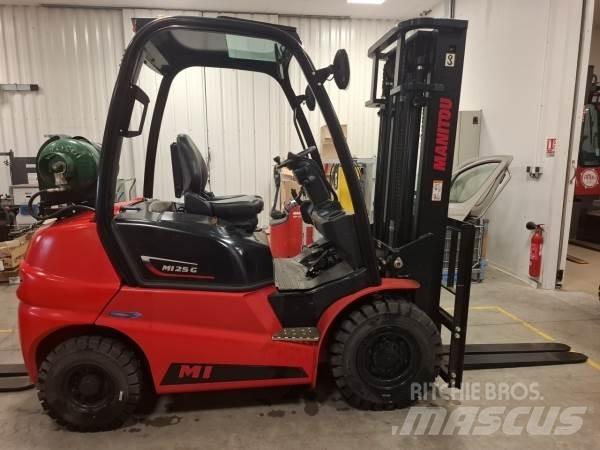 Manitou MI25G شاحنات الطرق الوعرة