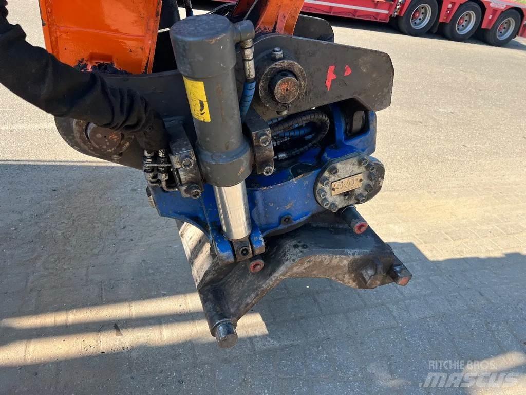 Hitachi 140W حفارات بعجل