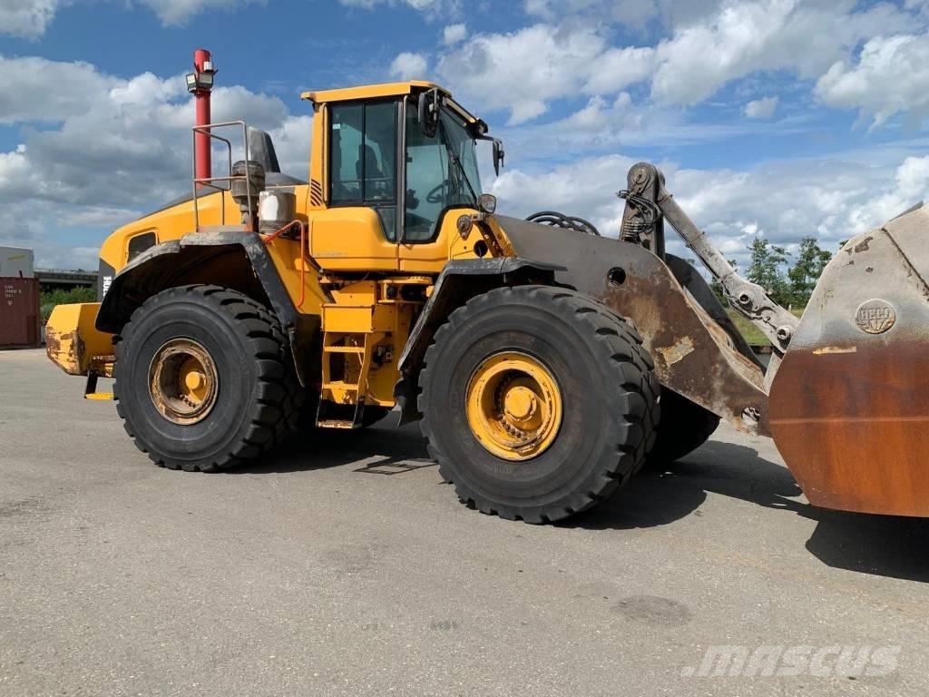 Volvo L 220 H لوادر بعجل
