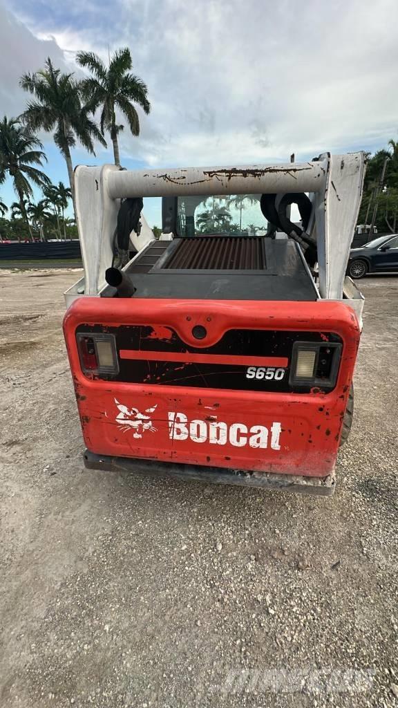 Bobcat S650 لوادر انزلاقية التوجيه