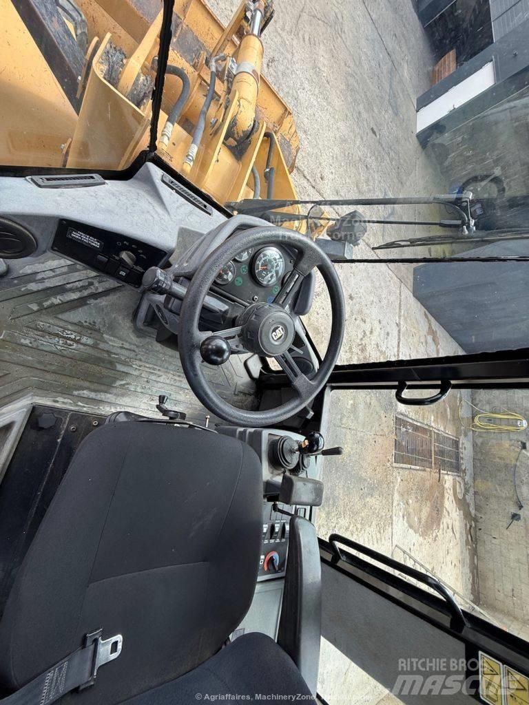 CAT 914G2 لوادر بعجل