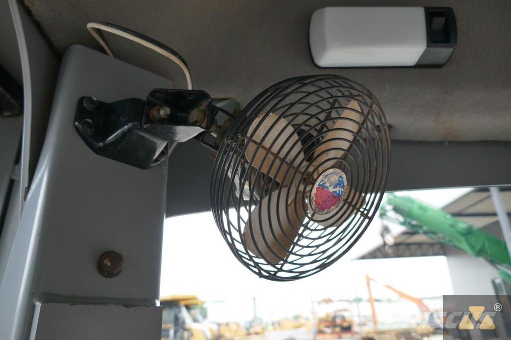 CAT 140M معدات تمهيد الطرق