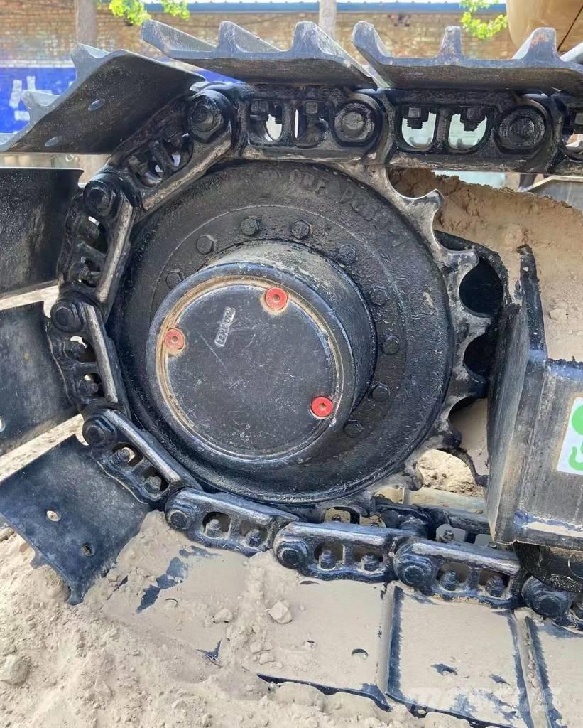 CAT 307 حفارات زحافة