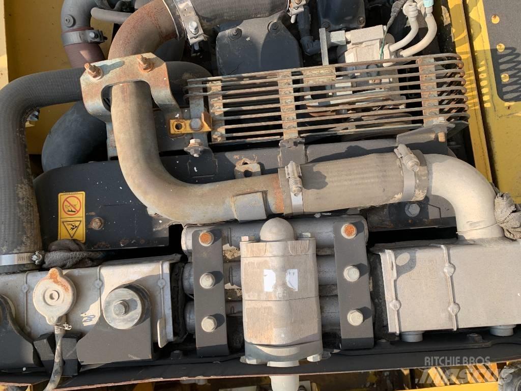 Komatsu PC 240 حفارات زحافة