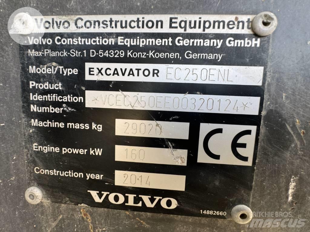 Volvo EC 250 E N L حفارات زحافة
