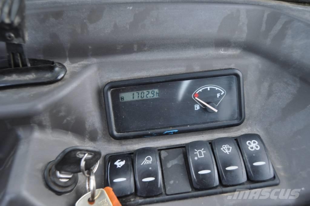 Volvo EC 27 D حفارات صغيرة أقل من 7 طن (حفارات صغيرة)