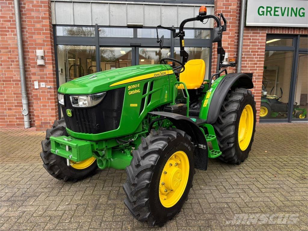 John Deere 5050E الجرارات