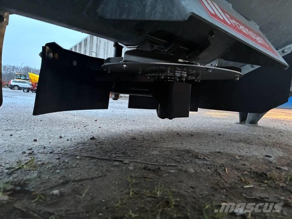 Fransgård STS 1800 معدات نشر الرمال والملح