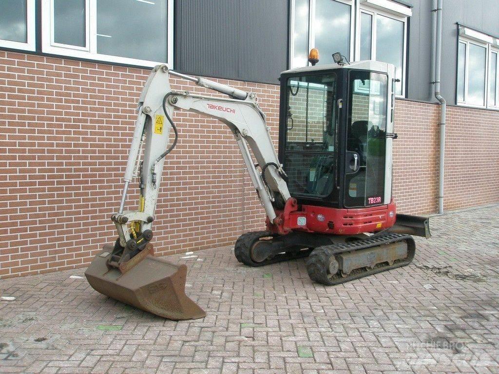 Takeuchi TB23R حفارات صغيرة أقل من 7 طن (حفارات صغيرة)