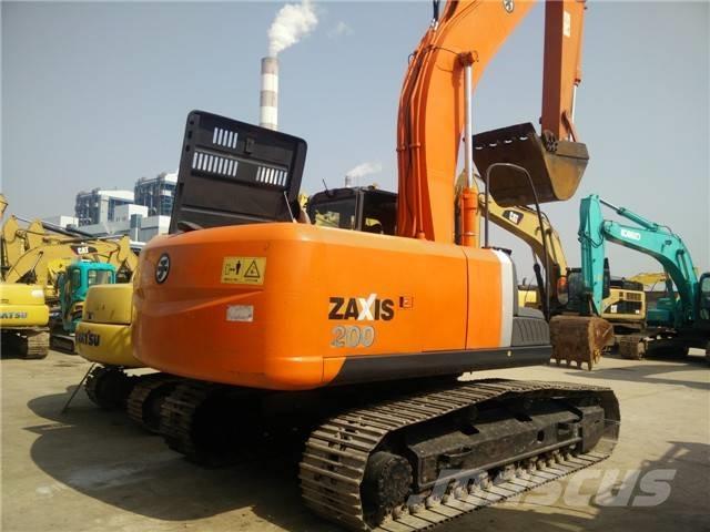 Hitachi ZX 200 حفارات زحافة