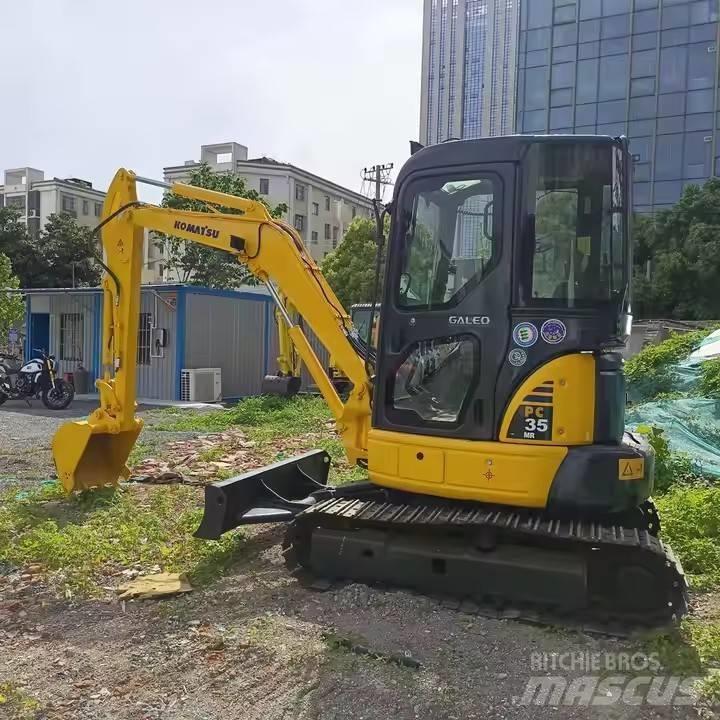 Komatsu PC35MR حفارات زحافة