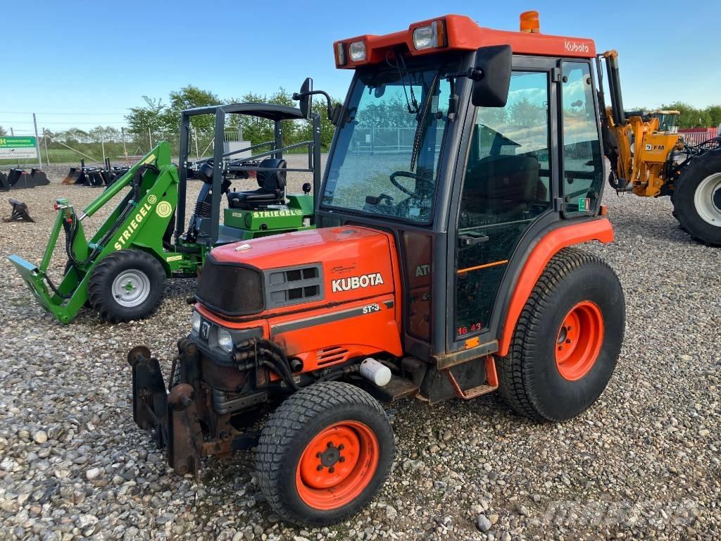 Kubota ST 30 جرارات مدمجة