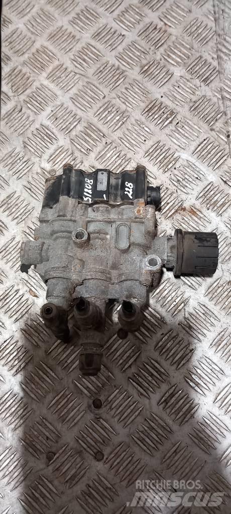 Scania 94 D.   1499799 مكابح