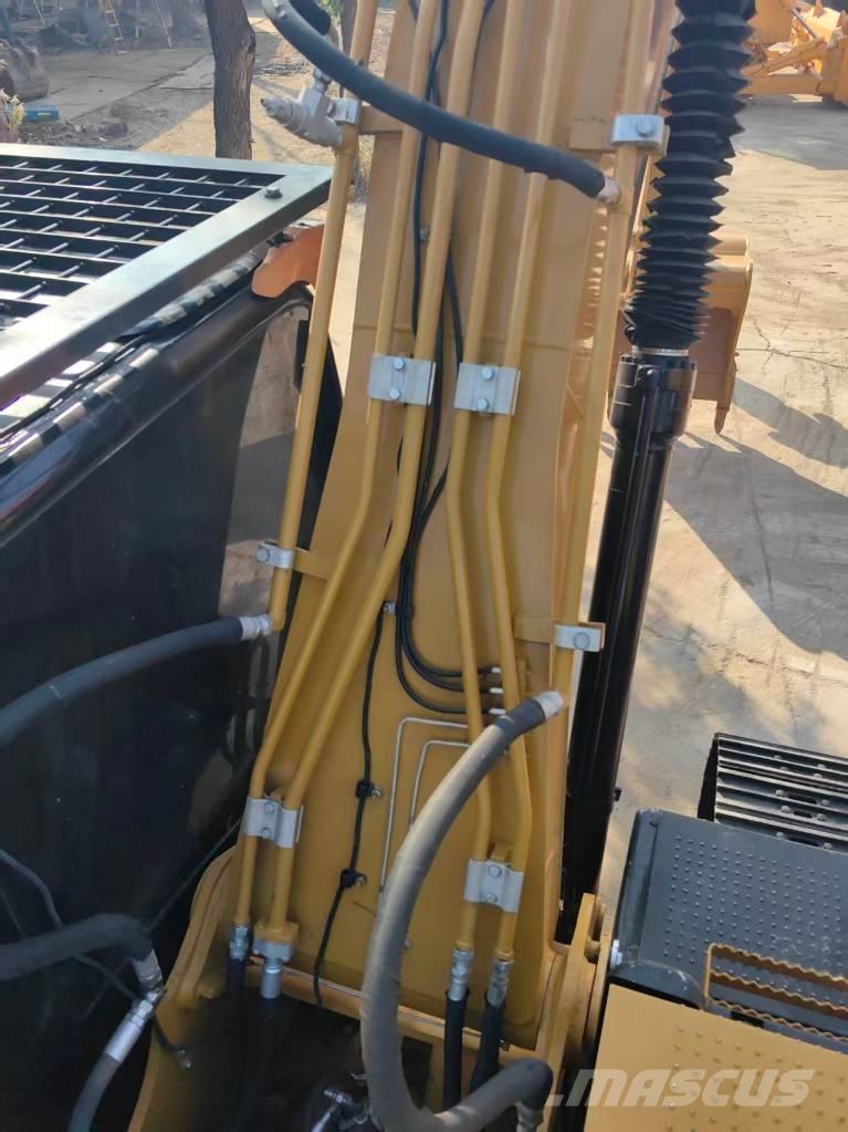 CAT 320 D2L حفارات زحافة