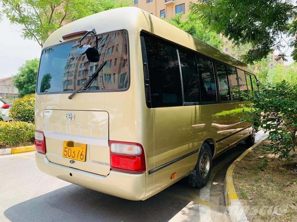 Toyota Coaster Bus حافلة صغيرة
