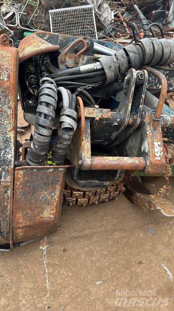 Volvo 34 رؤوس حصادات