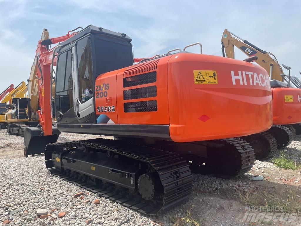 Hitachi ZX 200 حفارات زحافة