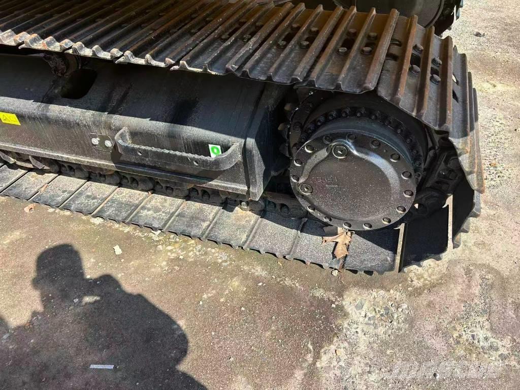 CAT 320 GC حفارات زحافة