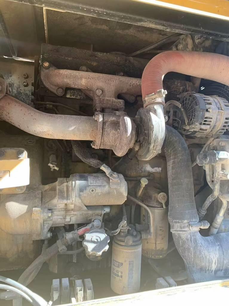 CAT 315 D حفارات بعجل