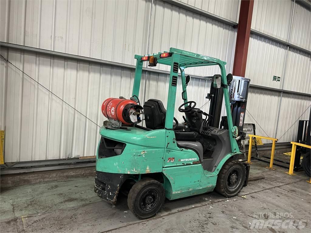 Mitsubishi FG25NT شاحنات LPG