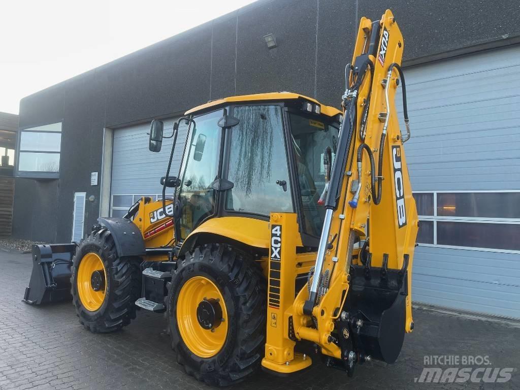 JCB 4CX Pro لوادر ذات جرافات عكسية