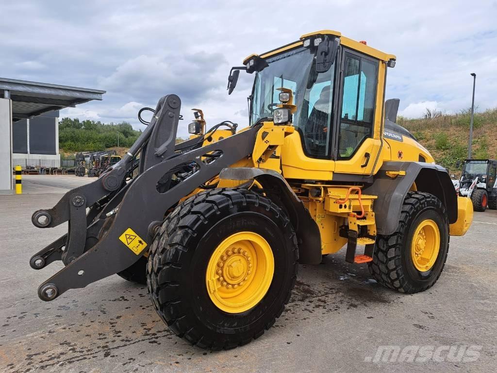 Volvo L 90 H لوادر بعجل