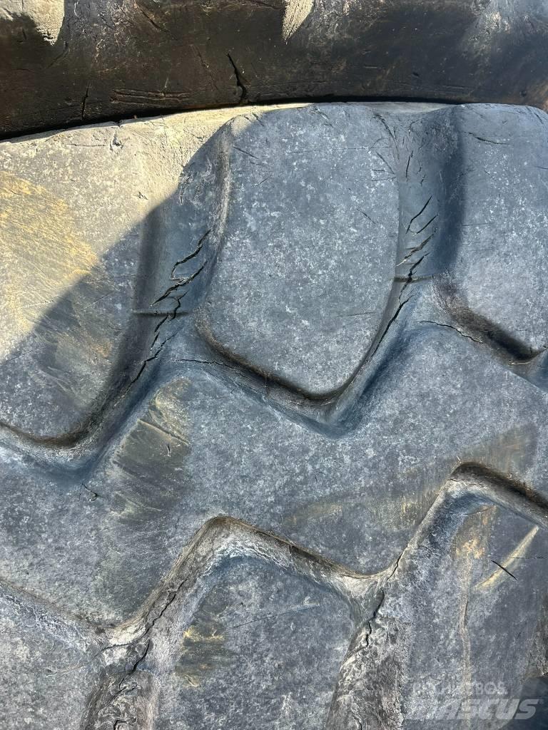Goodyear 20,5R25 GP4 لوادر بعجل