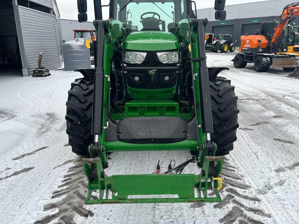 John Deere 6130 R الجرارات