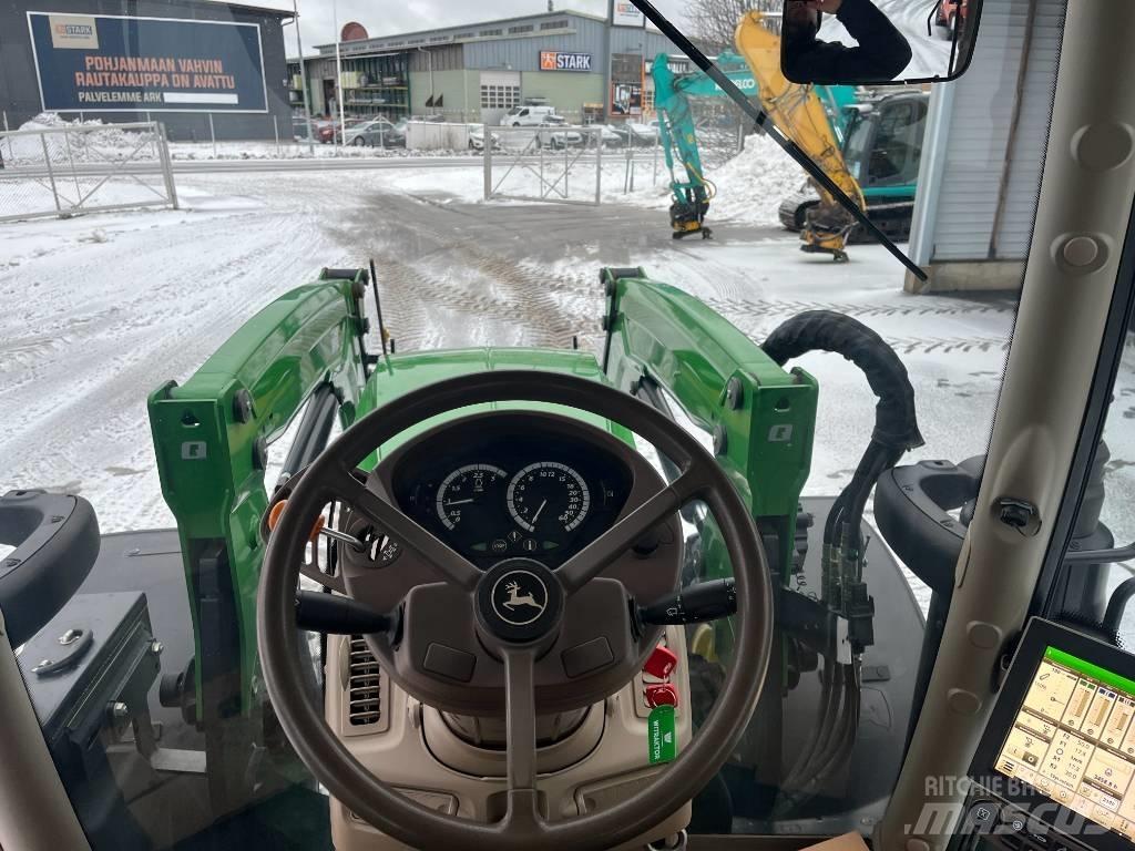 John Deere 6130 R الجرارات