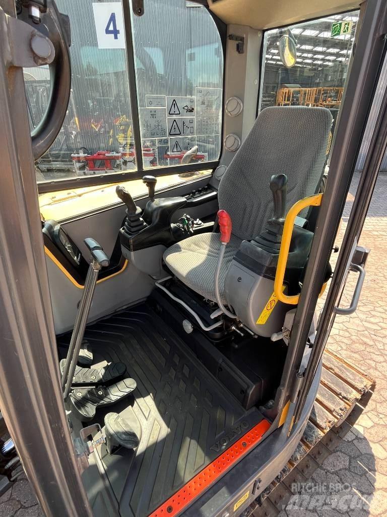 Volvo ECR 58 D حفارات صغيرة أقل من 7 طن (حفارات صغيرة)