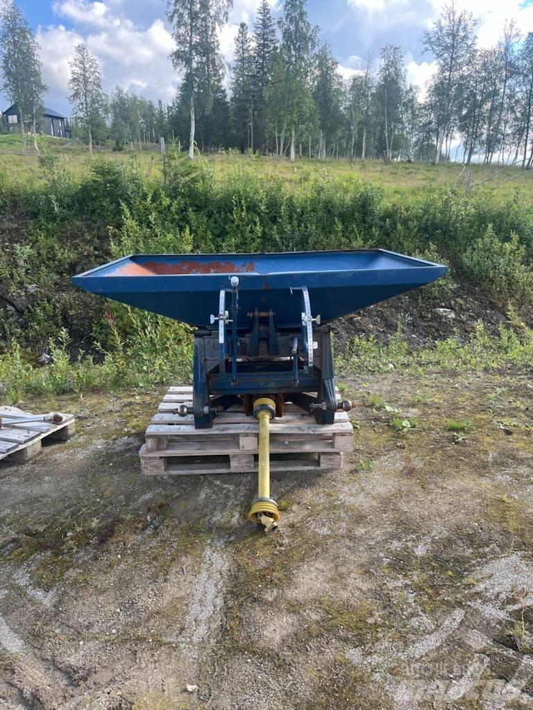 Bogballe BL600 معدات فرد المواد المعدنية