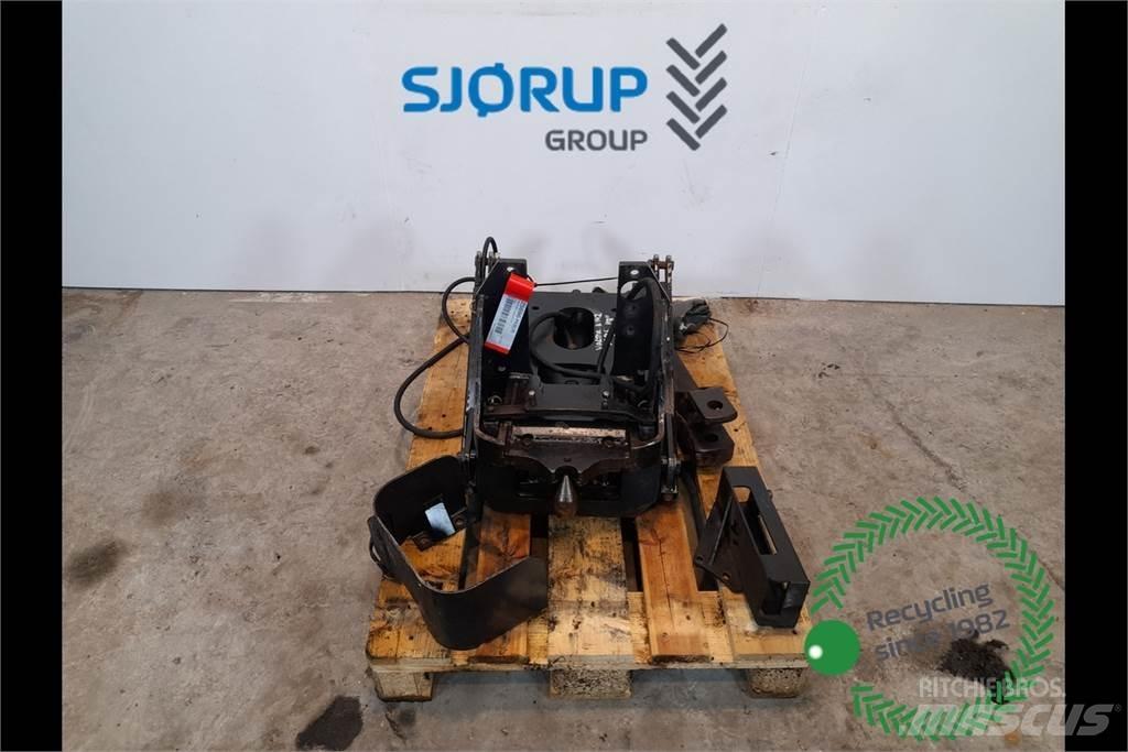Valtra N142 Hitch ملحقات أخرى للجرارات