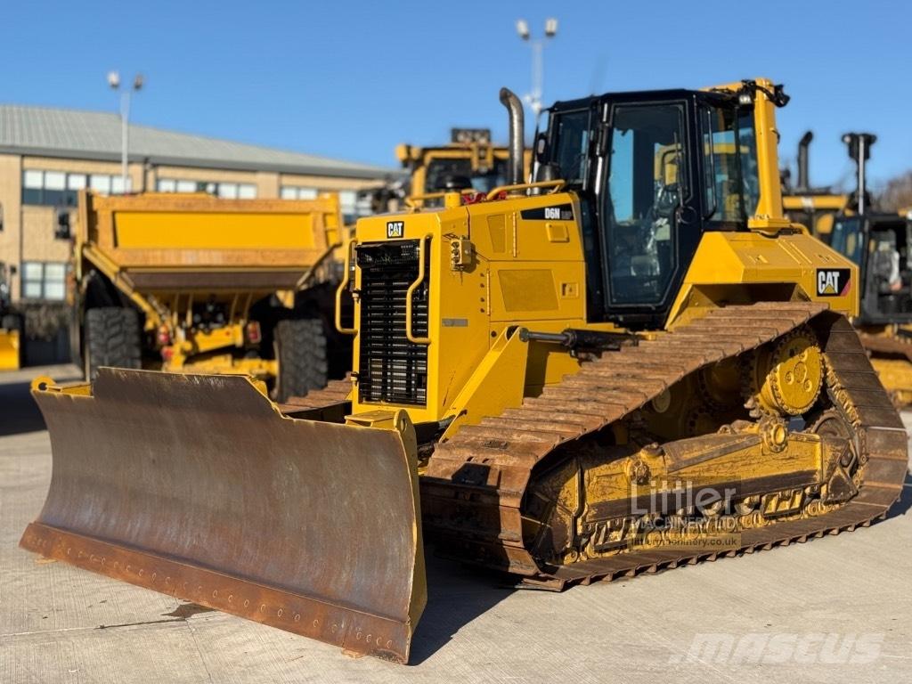 CAT D 6 N LGP بلدوزرات مجنزرة