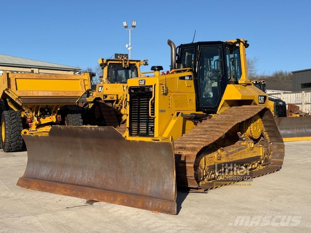 CAT D 6 N LGP بلدوزرات مجنزرة