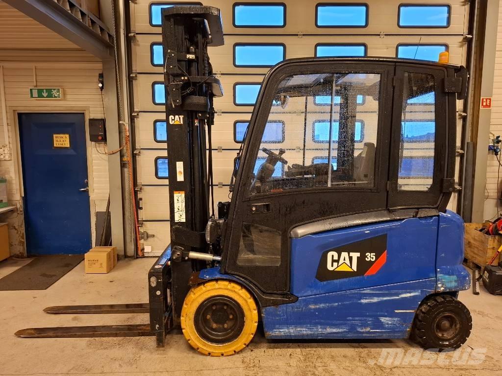 CAT EP35N شاحنات ذات رافعات شوكية تعمل بالكهرباء