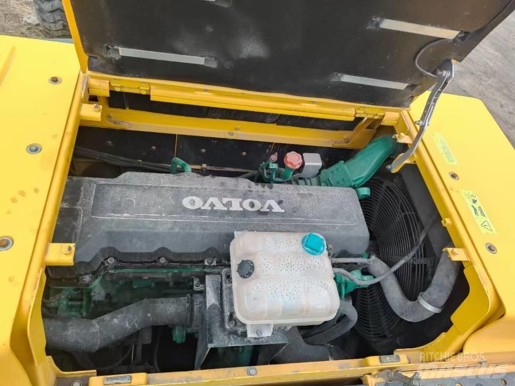 Volvo EC 480 D L حفارات زحافة