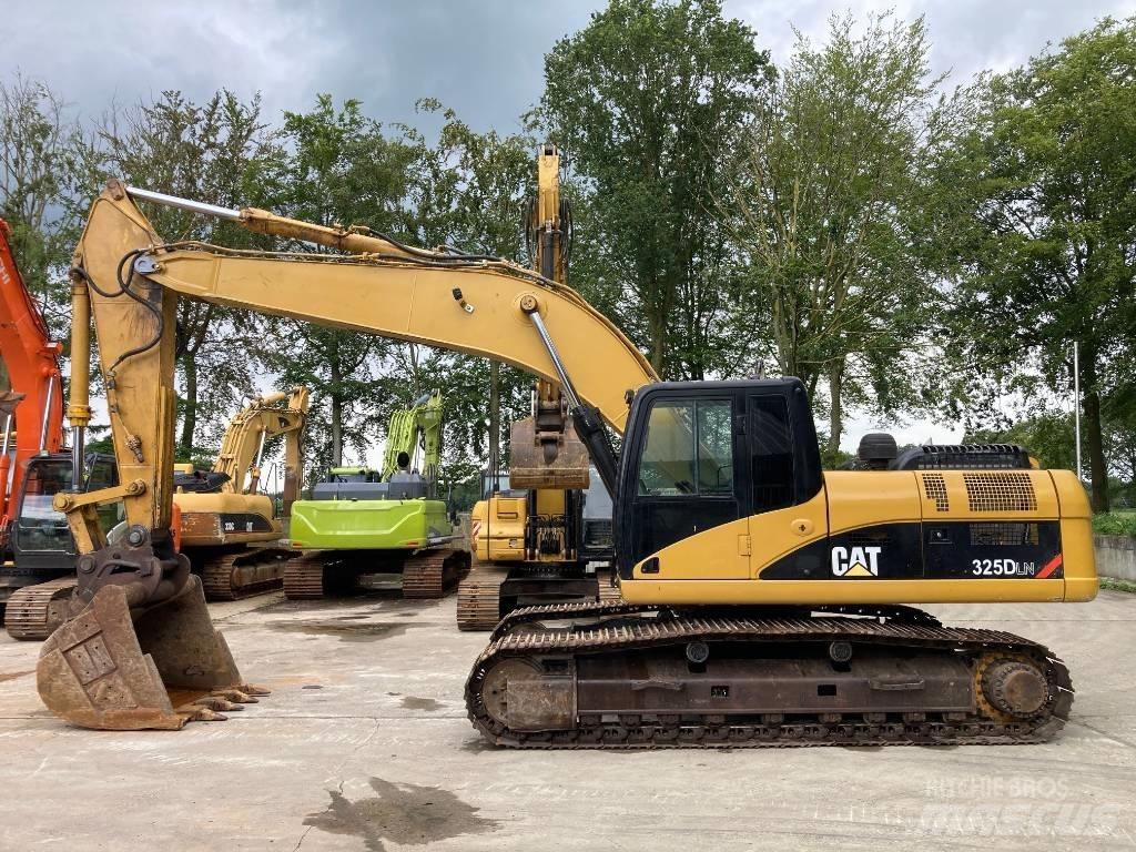 CAT 325 D حفارات زحافة