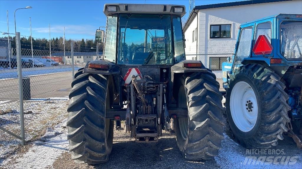 Massey Ferguson 3080 الجرارات